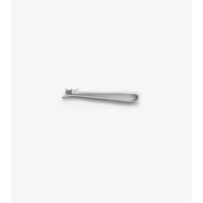 Barra de corbata con charm B