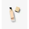 Base de maquillaje mate perfeccionadora Beyond Wear – 10 Claro cálido