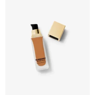 Base de maquillaje mate perfeccionadora Beyond Wear – 120 Deep Warm