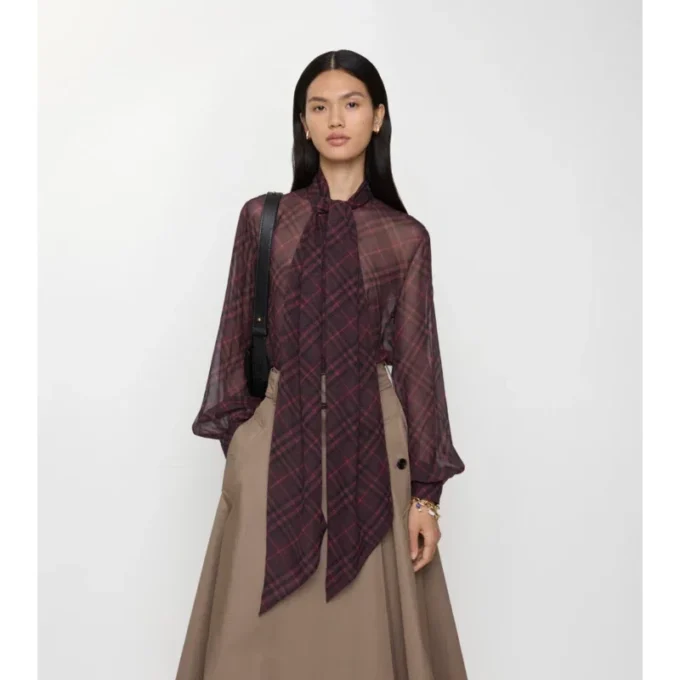 Blusa de seda con estampado de cuadros