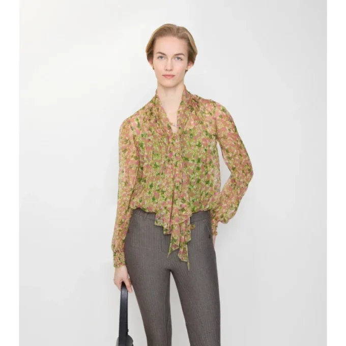 Blusa de seda con estampado floral