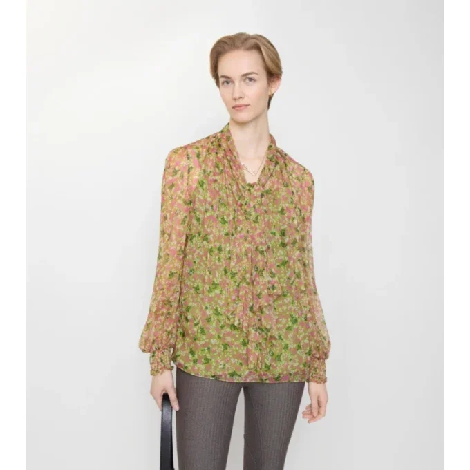 Blusa de seda con estampado floral