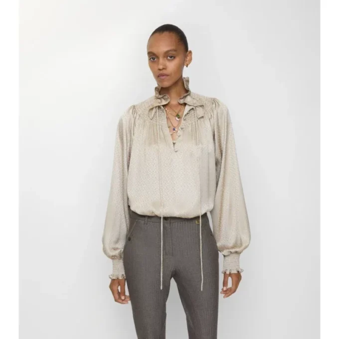 Blusa de seda geométrica