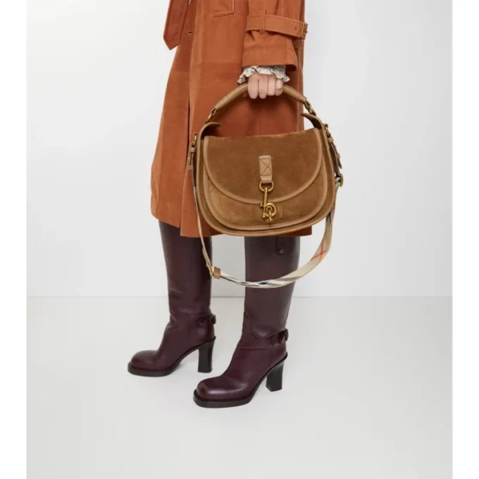 Bolso bandolera pequeño con clip «B»