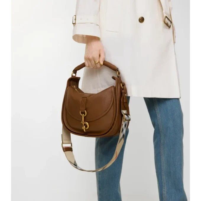 Bolso bandolera pequeño con clip «B»
