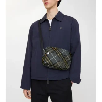 Bolso bandolera pequeño con estampado de cuadros 