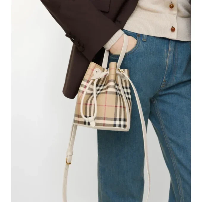 Bolso tipo cubo Mini Check