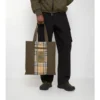 Bolso tote con estampado de cuadros