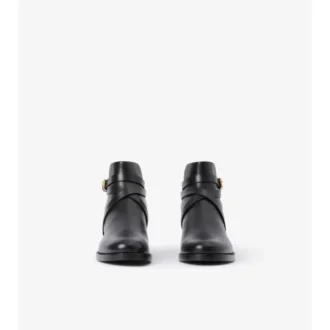 Botas de cuadros y piel