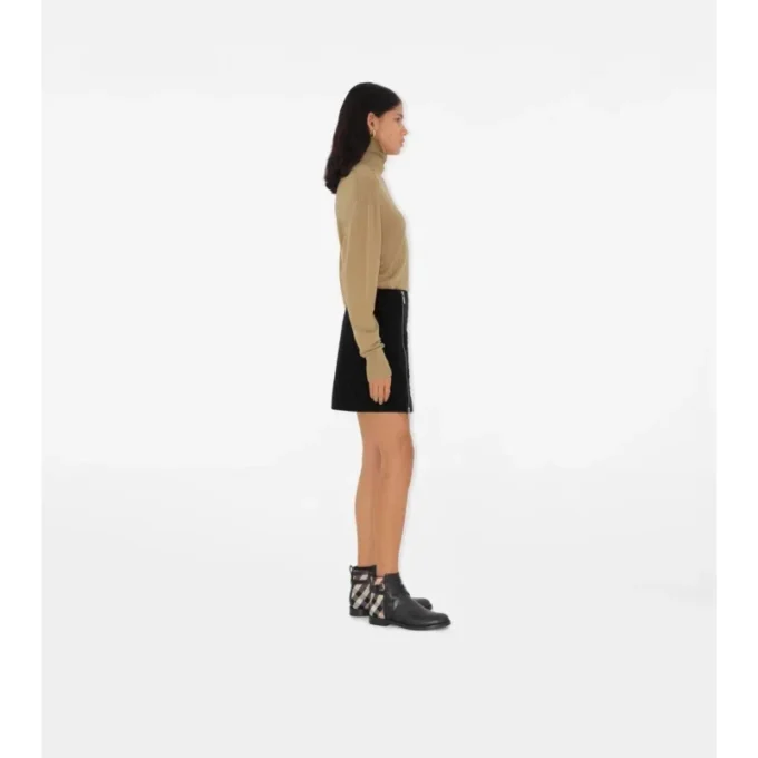 Botas de cuadros y piel