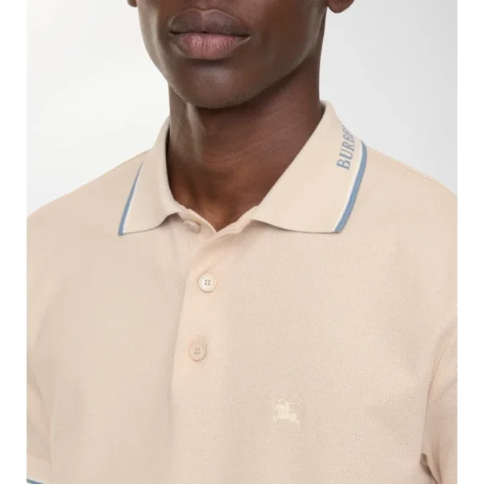 Camisas de algodón con logotipo en el cuello