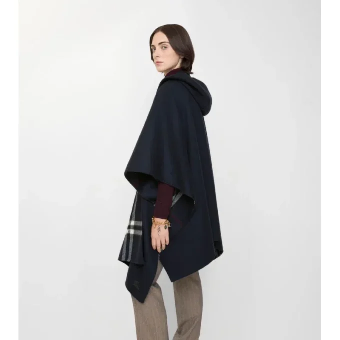 Capa con capucha de cachemira