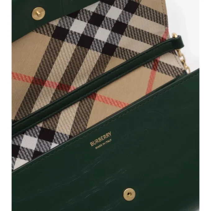 Cartera con correa de cadena Cotswolds