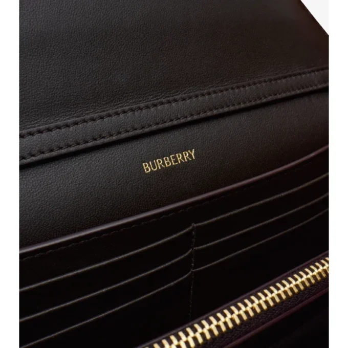 Cartera con correa de cadena Highlands 