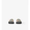 Chanclas con estampado de cuadros