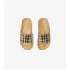 Chanclas con estampado de cuadros