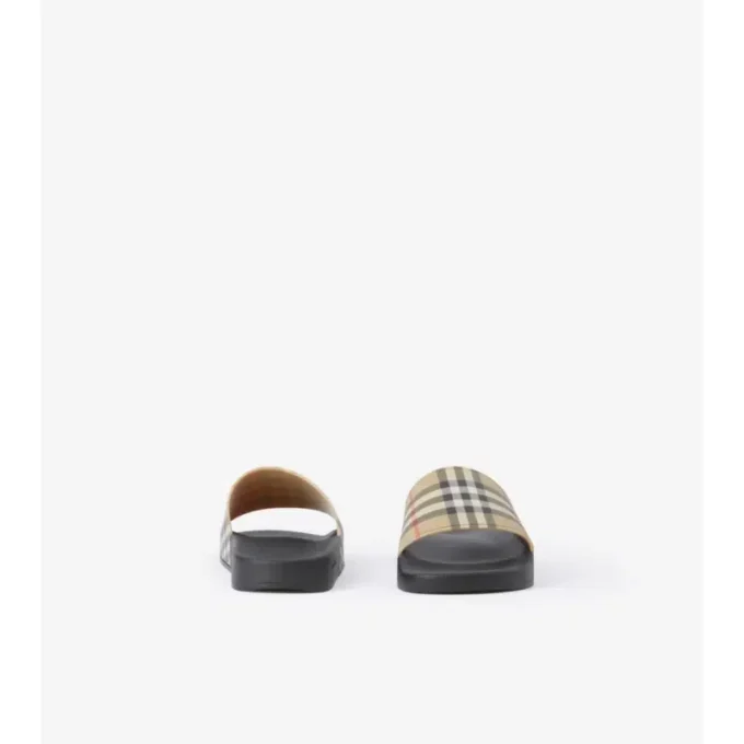 Chanclas con estampado de cuadros