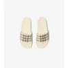 Chanclas con estampado de cuadros