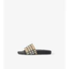 Chanclas con estampado de cuadros