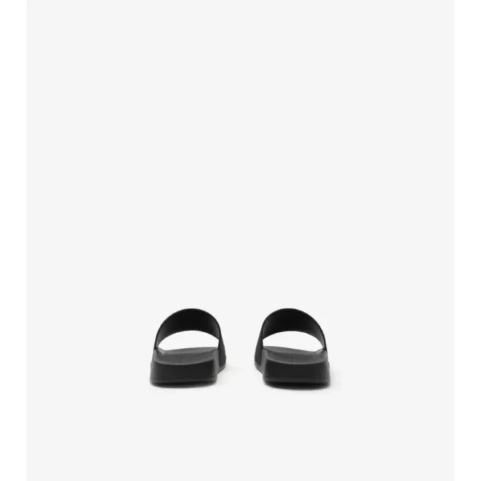 Chanclas con logotipo