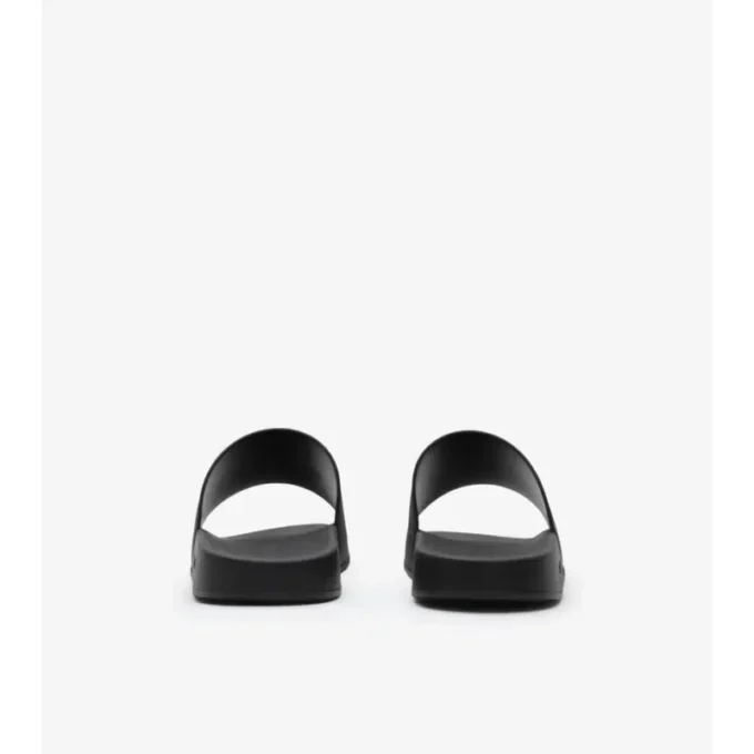 Chanclas con logotipo