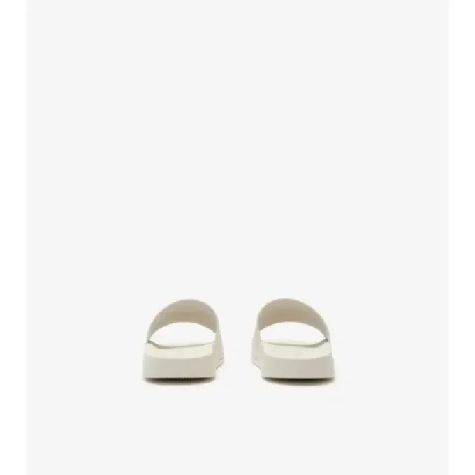 Chanclas con logotipo