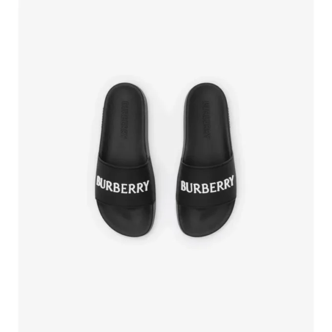 Chanclas con logotipo