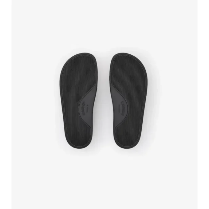 Chanclas con logotipo