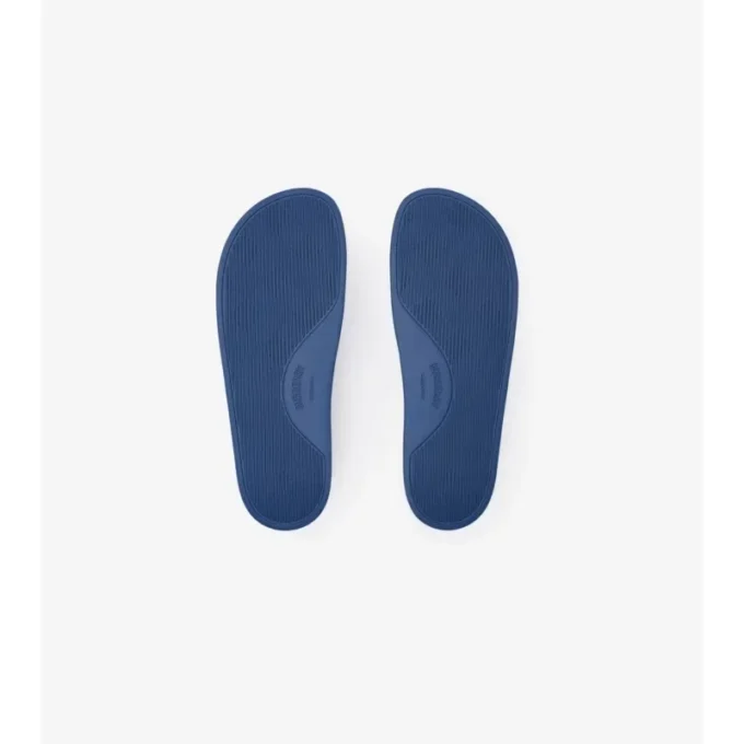 Chanclas con logotipo