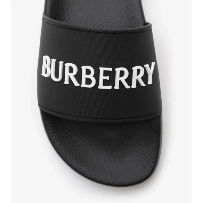 Chanclas con logotipo