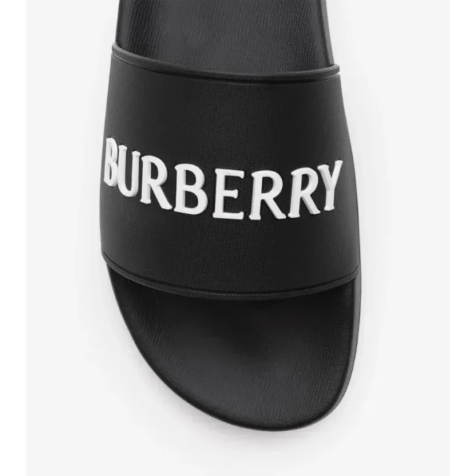 Chanclas con logotipo