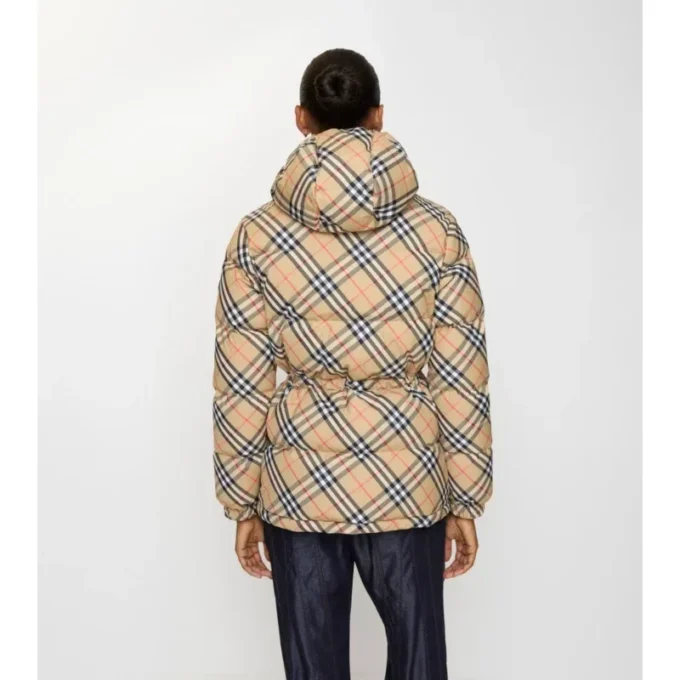 Chaqueta acolchada con capucha de nailon con estampado de cuadros