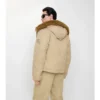 Chaqueta con capucha de gabardine y ribete de piel de oveja
