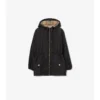 Chaqueta con capucha de nailon