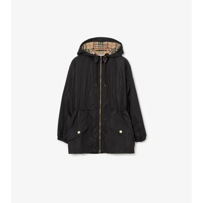 Chaqueta con capucha de nailon
