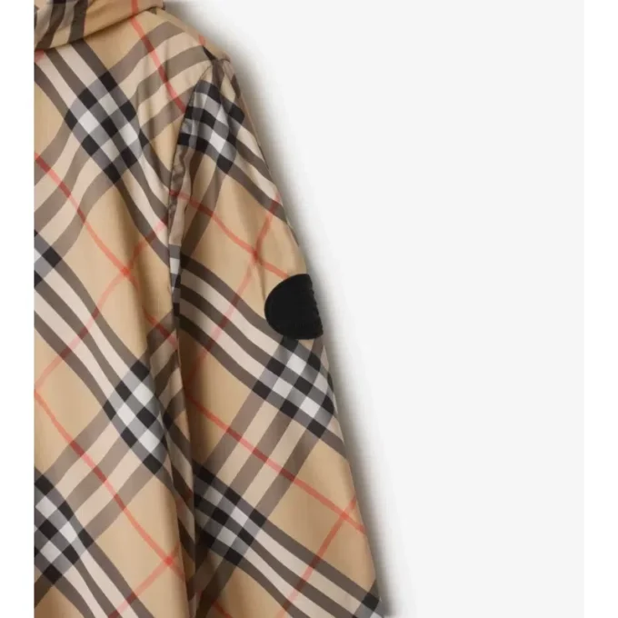 Chaqueta con capucha y estampado de cuadros