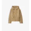 Chaqueta corta acolchada de nailon con capucha