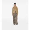 Chaqueta corta acolchada de nailon con capucha