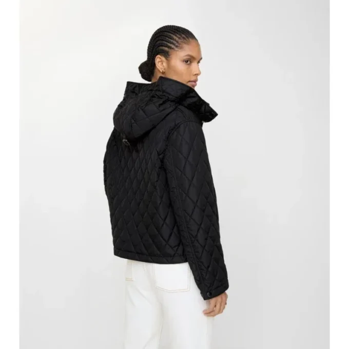Chaqueta corta acolchada de nailon con capucha