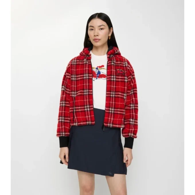 Chaqueta corta con capucha de forro polar a cuadros