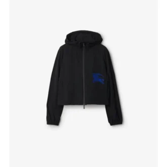 Chaqueta corta con capucha de nailon