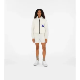 Chaqueta corta con capucha de nailon