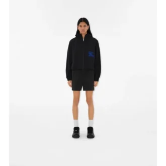 Chaqueta corta con capucha de nailon