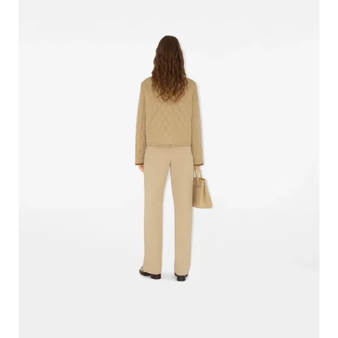 Chaqueta corta de nailon acolchada