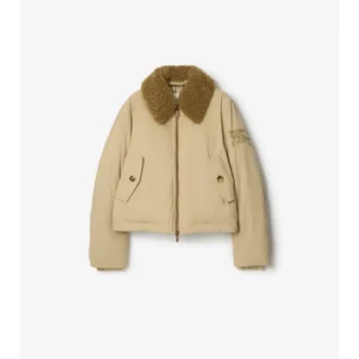 Chaqueta de gabardine con cuello de piel de oveja