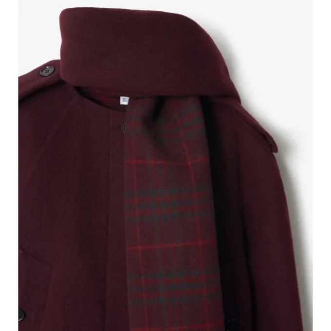 Chaqueta de lana con pañuelo desmontable
