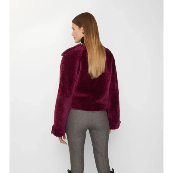 Chaqueta de piel de oveja con bufanda desmontable