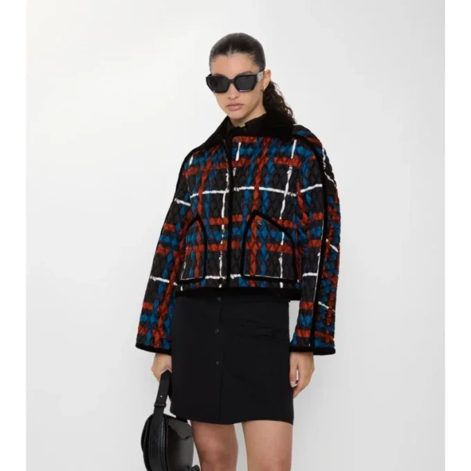 Chaqueta Floriston acolchada con estampado de cuadros y cinturón, de corte corto