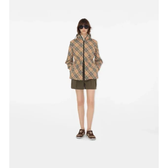 Chaqueta ligera con estampado de cuadros