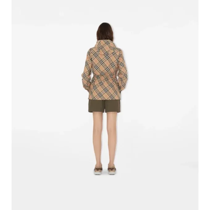 Chaqueta ligera con estampado de cuadros